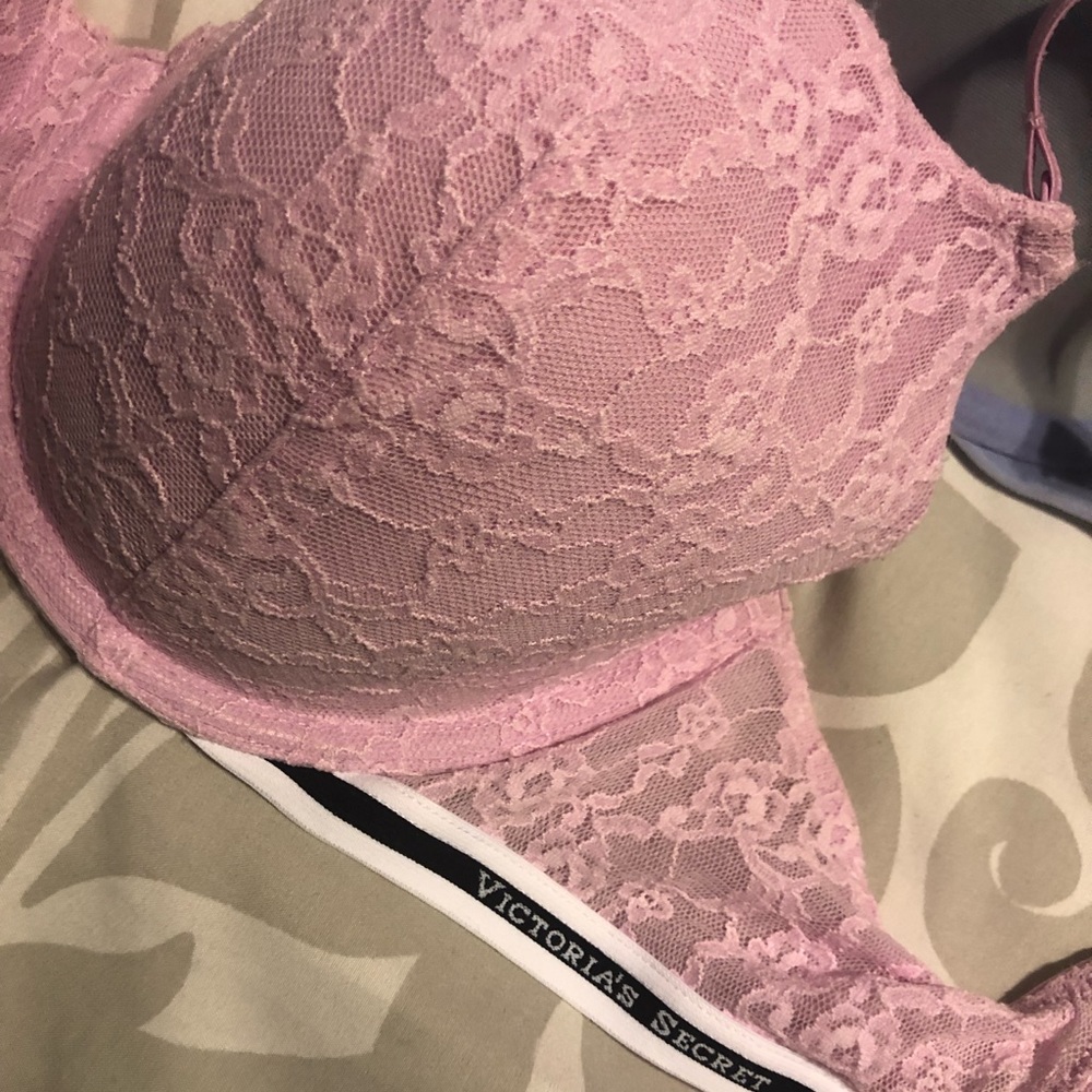 Victoria Secret - Picture 3 of 5